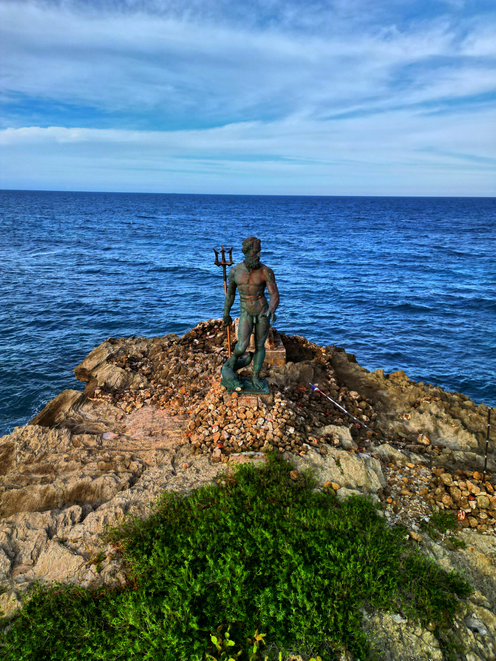 neptune statue